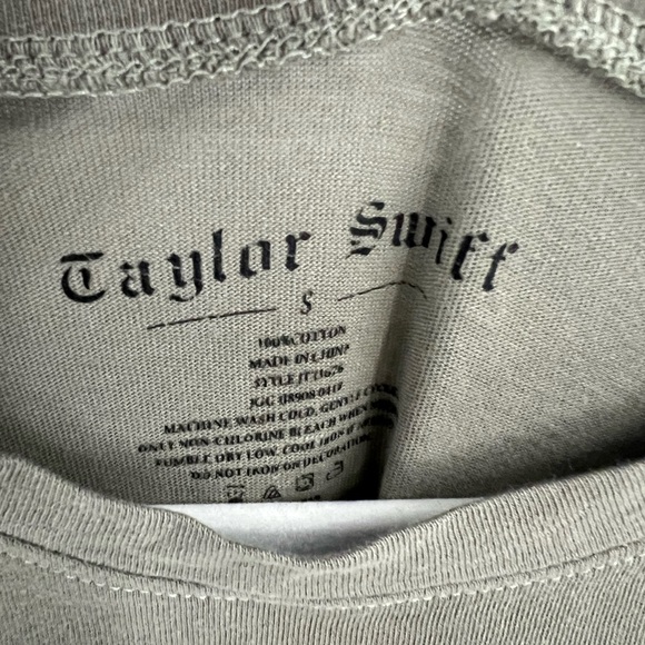 Taylor Swift Reputation tour army green snake print tee - Picture 8 of 8